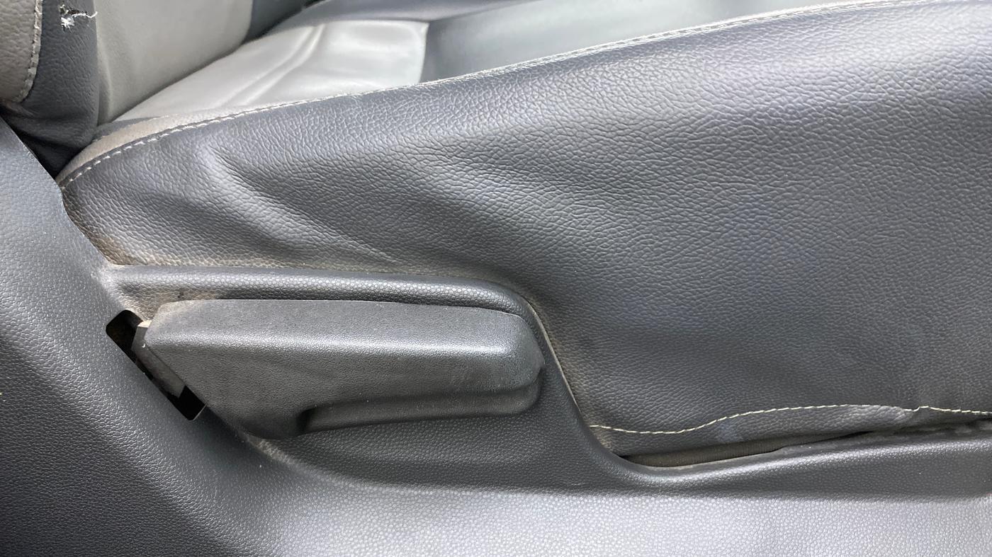 2013 Maruti Ritz VDI, Diesel, Manual, 84,499 km, Driver Side Adjustment Panel