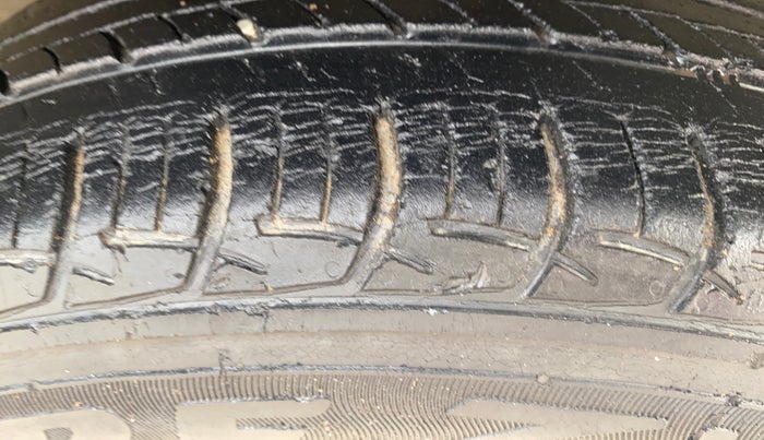 2018 Maruti Baleno DELTA PETROL 1.2, Petrol, Manual, 31,883 km, Right Front Tyre Tread