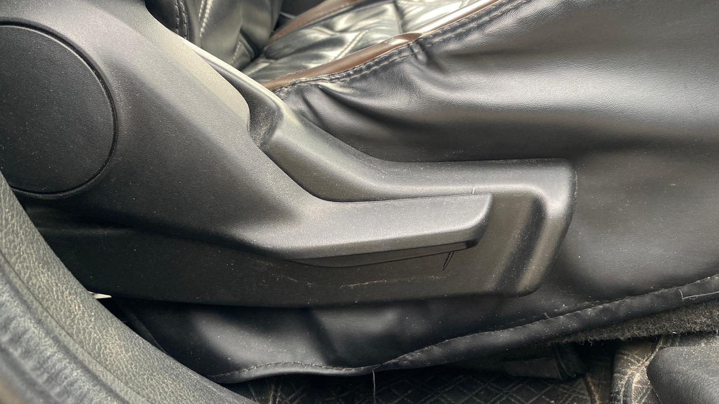 2020 Maruti Baleno DELTA PETROL 1.2, Petrol, Manual, 90,486 km, Driver Side Adjustment Panel