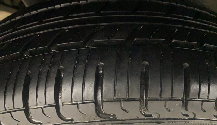2014 Maruti Wagon R 1.0 VXI, Petrol, Manual, 1,08,140 km, Right Rear Tyre Tread