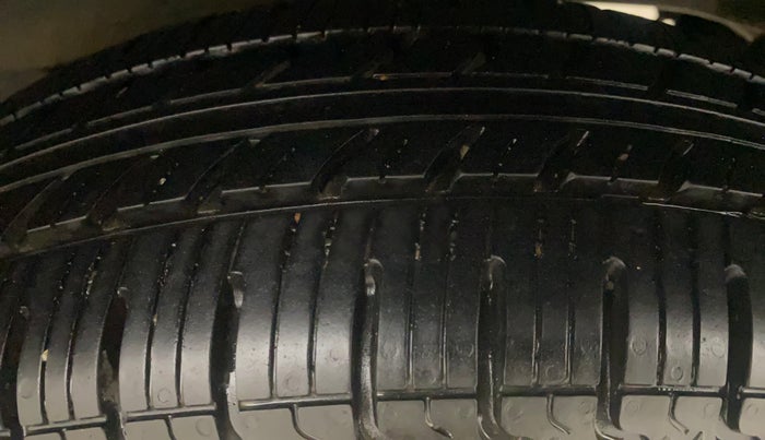2014 Maruti Wagon R 1.0 VXI, Petrol, Manual, 1,08,140 km, Left Rear Tyre Tread