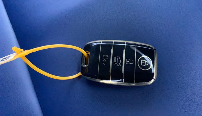 2022 KIA SONET HTX 1.0 IMT, Petrol, Manual, 41,899 km, Key Close Up