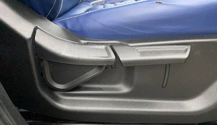 2022 KIA SONET HTX 1.0 IMT, Petrol, Manual, 41,899 km, Driver Side Adjustment Panel