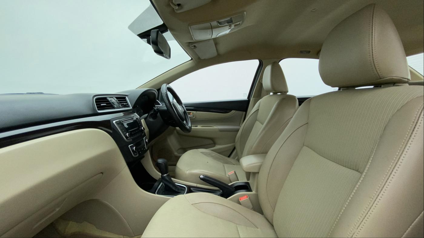 2017 Maruti Ciaz ZETA 1.4  AT PETROL, Petrol, Automatic, 54,575 km, Right Side Front Door Cabin