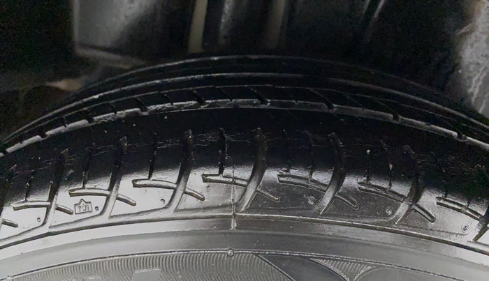2017 Maruti Ciaz ZETA 1.4  AT PETROL, Petrol, Automatic, 54,575 km, Right Rear Tyre Tread