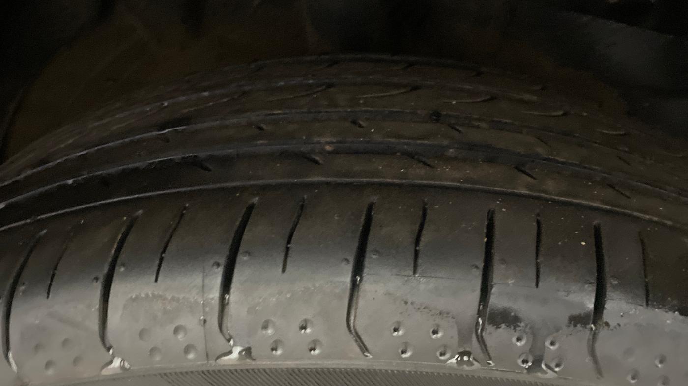 2021 MG HECTOR PLUS SHARP 1.5 PETROL TURBO CVT 6-STR, Petrol, Automatic, 45,123 km, Right Front Tyre Tread