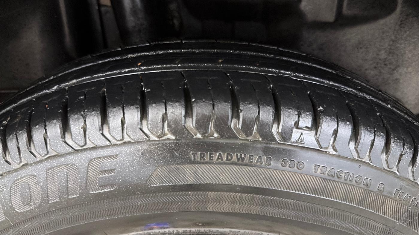 2018 Maruti Swift VXI, Petrol, Manual, 15,729 km, Right Rear Tyre Tread