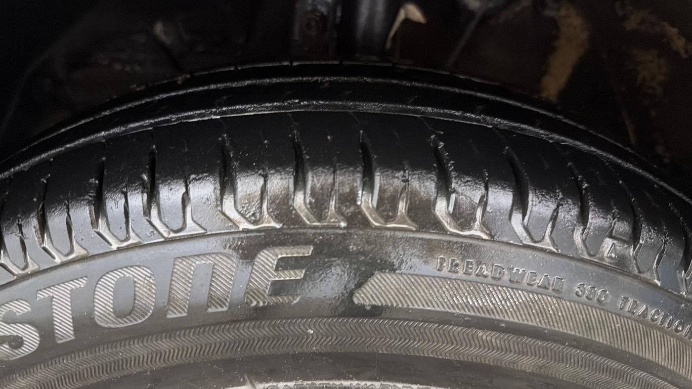 2018 Maruti Swift VXI, Petrol, Manual, 15,729 km, Left Front Tyre Tread