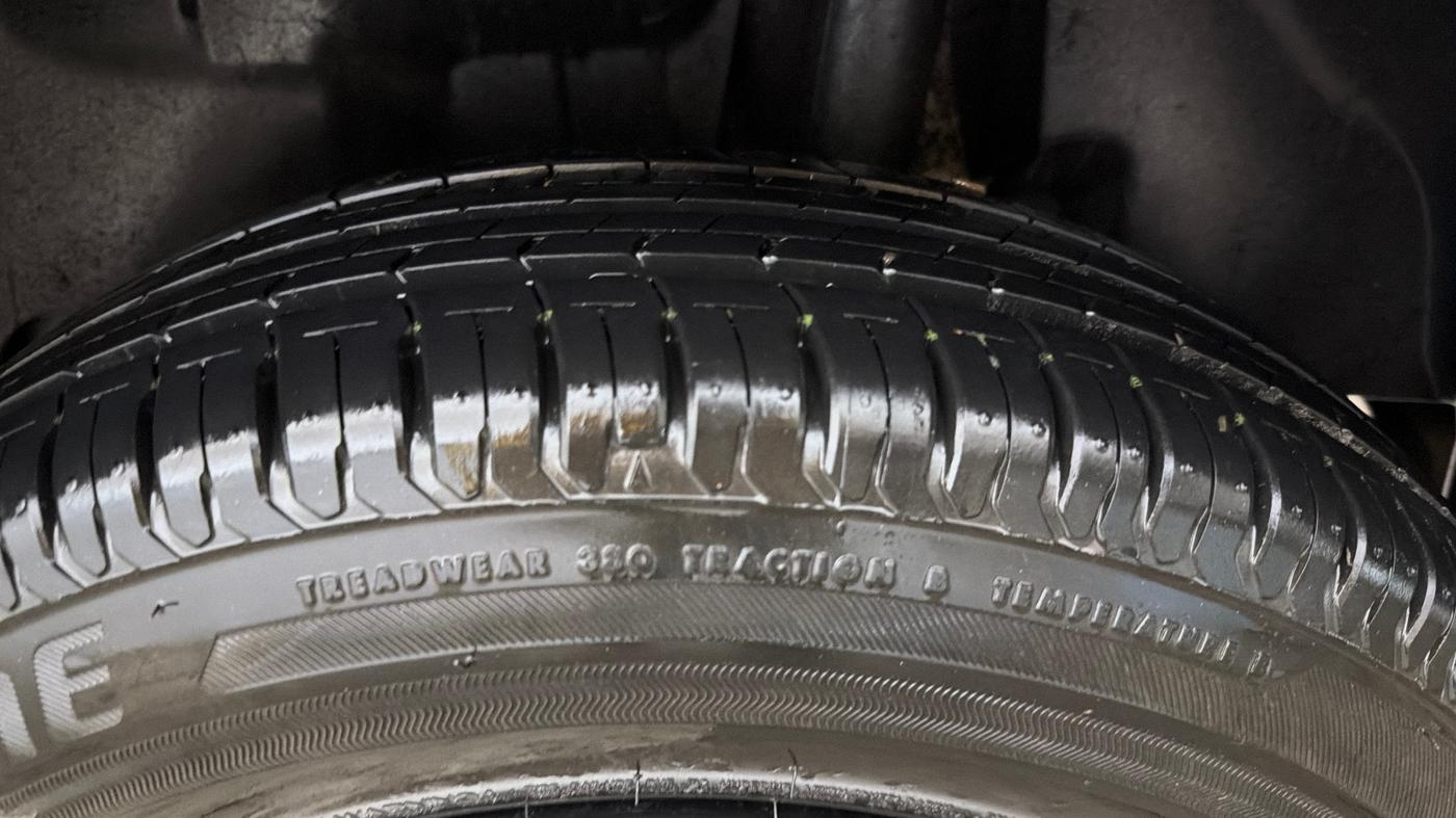 2018 Maruti Swift VXI, Petrol, Manual, 15,729 km, Left Rear Tyre Tread