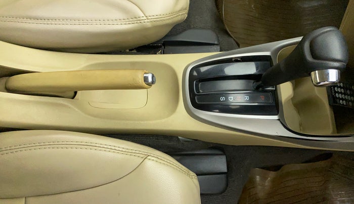 2010 Honda City 1.5L I-VTEC V AT, Petrol, Automatic, 39,653 km, Gear Lever