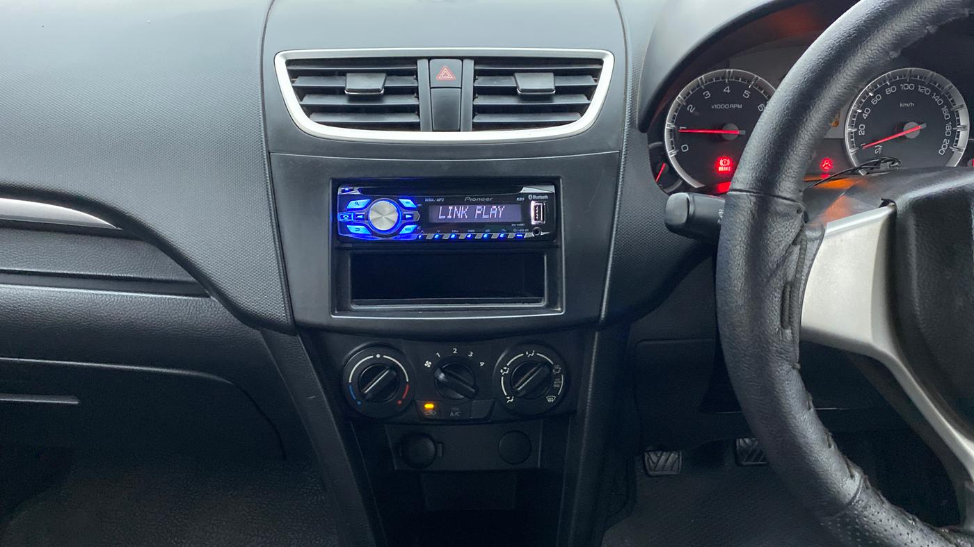 2013 Maruti Swift VXI D, Petrol, Manual, 57,323 km, Air Conditioner