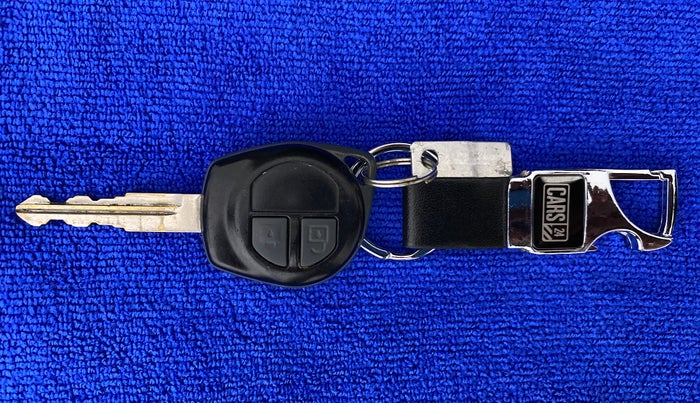2013 Maruti Swift VXI D, Petrol, Manual, 57,323 km, Key Close Up