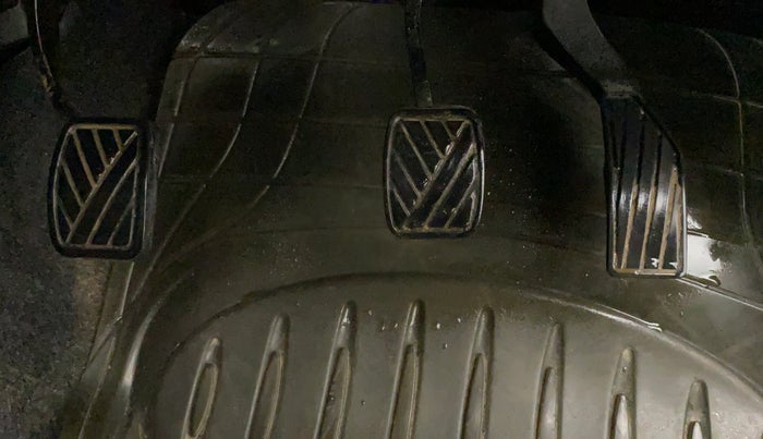 2010 Maruti Ritz LXI, Petrol, Manual, 73,755 km, Pedals