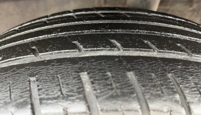 2018 Renault Kwid RXT 1.0 AMT (O), Petrol, Automatic, 59,064 km, Left Rear Tyre Tread