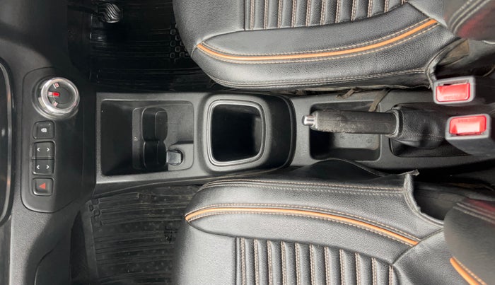 2018 Renault Kwid RXT 1.0 AMT (O), Petrol, Automatic, 59,064 km, Gear Lever