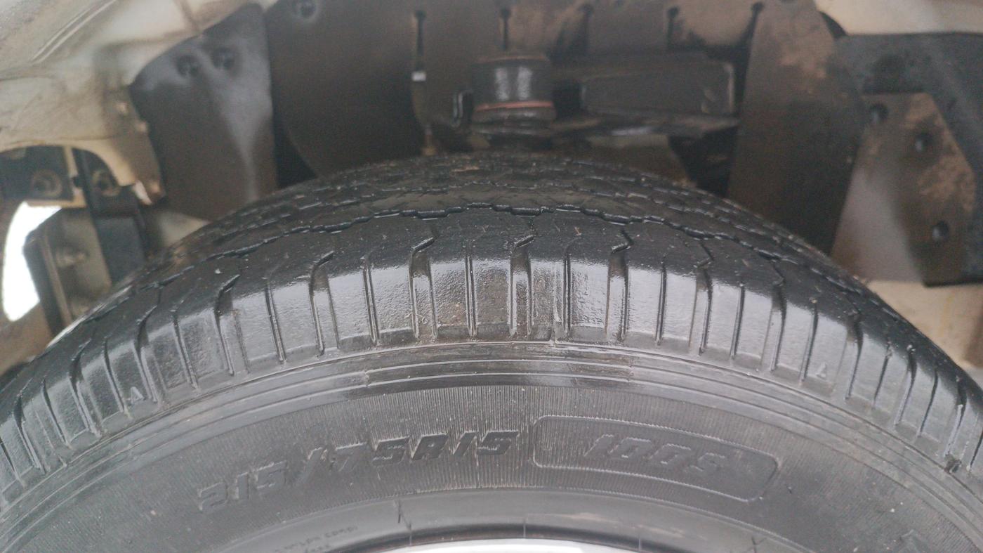 2022 Mahindra Bolero B6, Diesel, Manual, 78,797 km, Left Front Tyre Tread