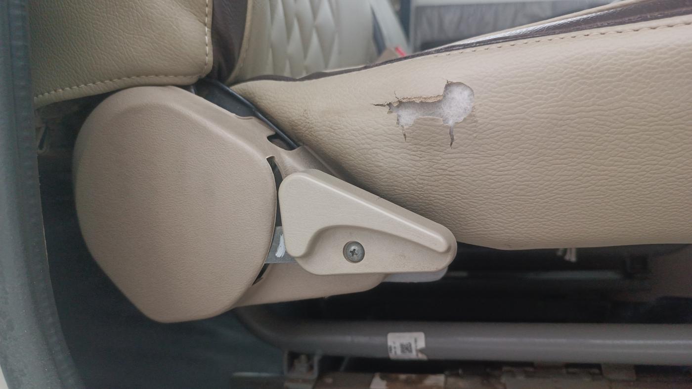 2022 Mahindra Bolero B6, Diesel, Manual, 78,797 km, Driver Side Adjustment Panel