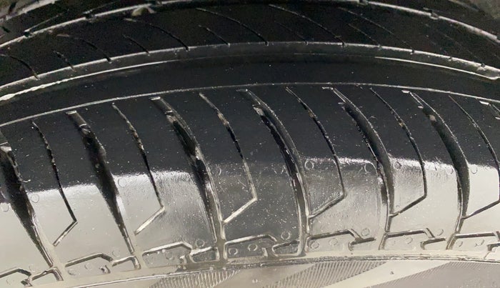 2023 Maruti Swift ZXI AMT, Petrol, Automatic, 35,438 km, Left Rear Tyre Tread