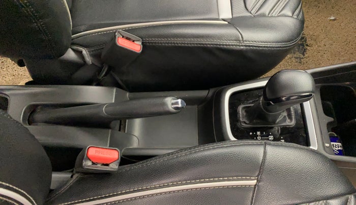 2023 Maruti Swift ZXI AMT, Petrol, Automatic, 35,438 km, Gear Lever