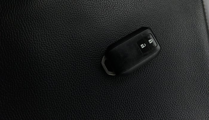 2023 Maruti Swift ZXI AMT, Petrol, Automatic, 35,438 km, Key Close Up