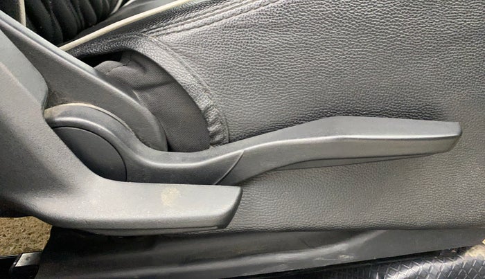 2023 Maruti Swift ZXI AMT, Petrol, Automatic, 35,438 km, Driver Side Adjustment Panel