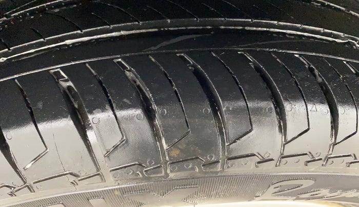 2023 Maruti Swift ZXI AMT, Petrol, Automatic, 35,438 km, Right Rear Tyre Tread