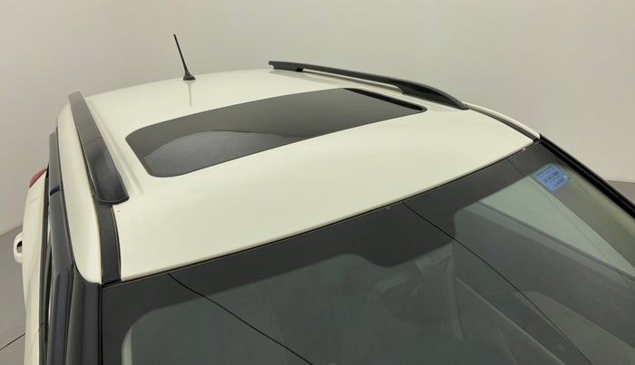 2022 Mahindra XUV300 1.2 W6 AT, Petrol, Automatic, 6,970 km, Roof