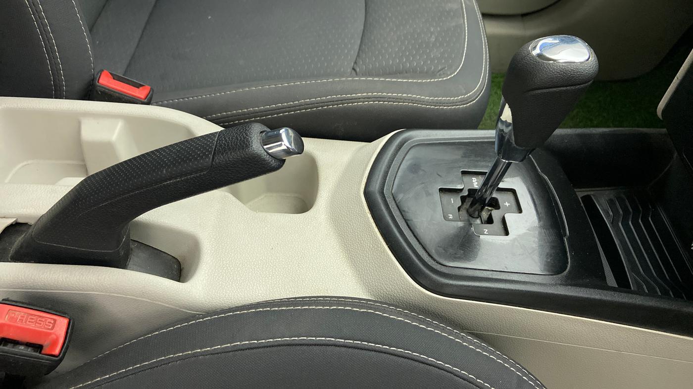 2022 Mahindra XUV300 1.2 W6 AT, Petrol, Automatic, 6,970 km, Gear Lever