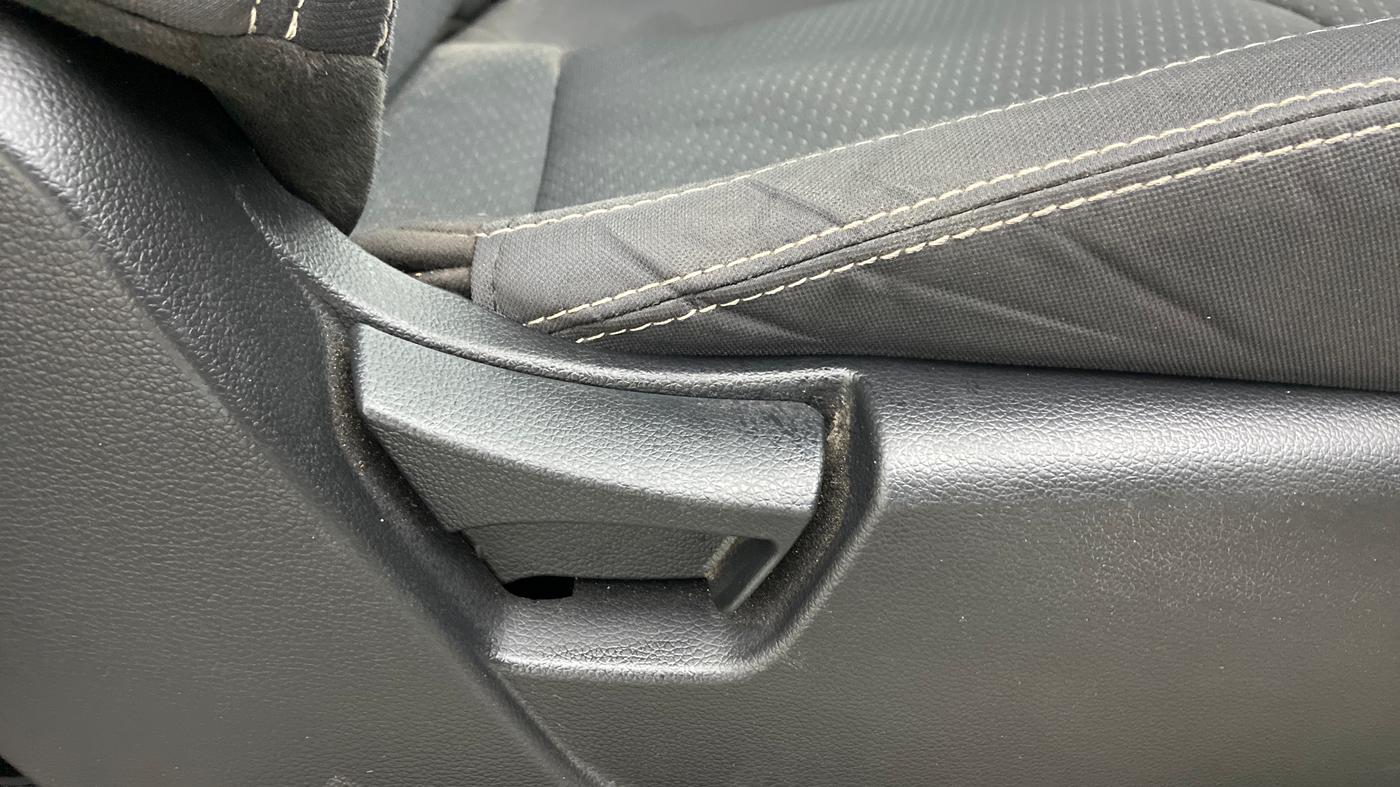 2022 Mahindra XUV300 1.2 W6 AT, Petrol, Automatic, 6,970 km, Driver Side Adjustment Panel