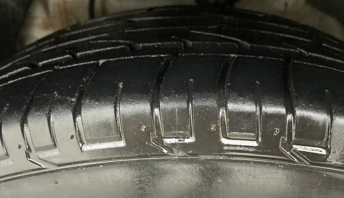 2022 Mahindra XUV300 1.2 W6 AT, Petrol, Automatic, 6,970 km, Left Front Tyre Tread