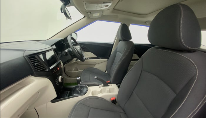 2022 Mahindra XUV300 1.2 W6 AT, Petrol, Automatic, 6,970 km, Right Side Front Door Cabin