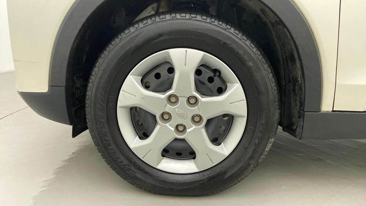 2022 Mahindra XUV300 1.2 W6 AT, Petrol, Automatic, 6,970 km, Left Front Wheel