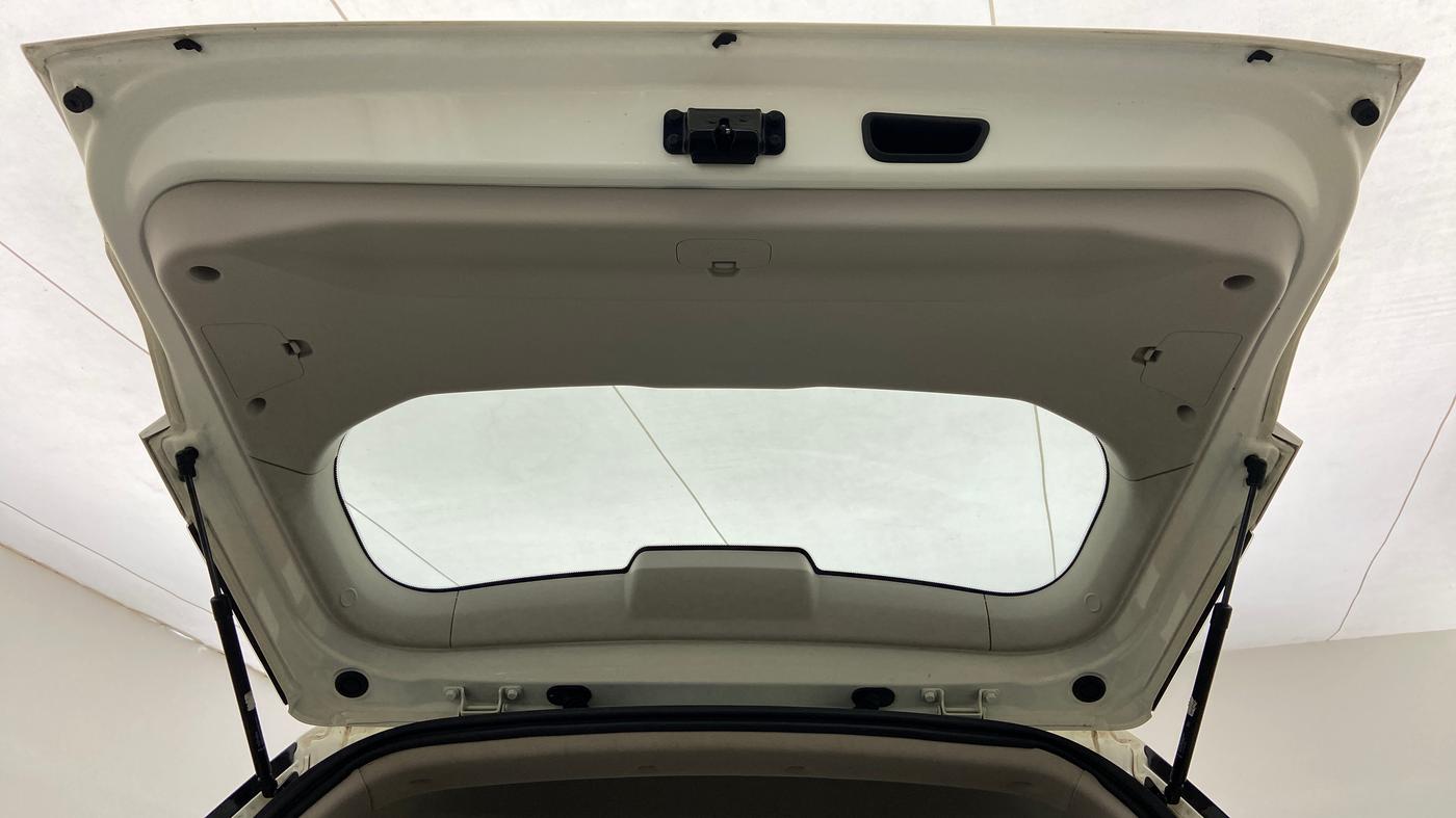 2022 Mahindra XUV300 1.2 W6 AT, Petrol, Automatic, 6,970 km, Boot Door Open