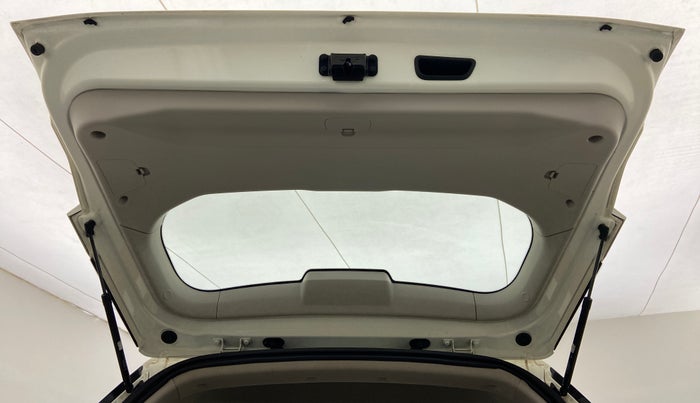 2022 Mahindra XUV300 1.2 W6 AT, Petrol, Automatic, 6,970 km, Boot Door Open