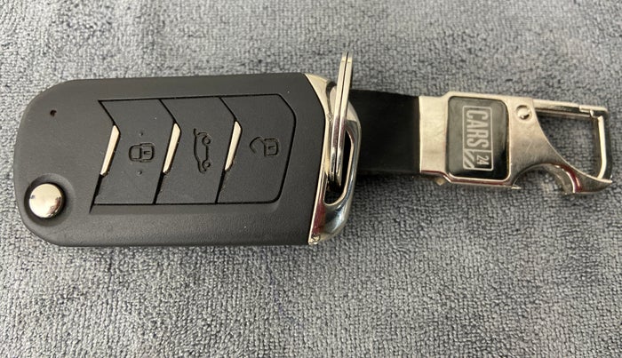 2022 Mahindra XUV300 1.2 W6 AT, Petrol, Automatic, 6,970 km, Key Close Up