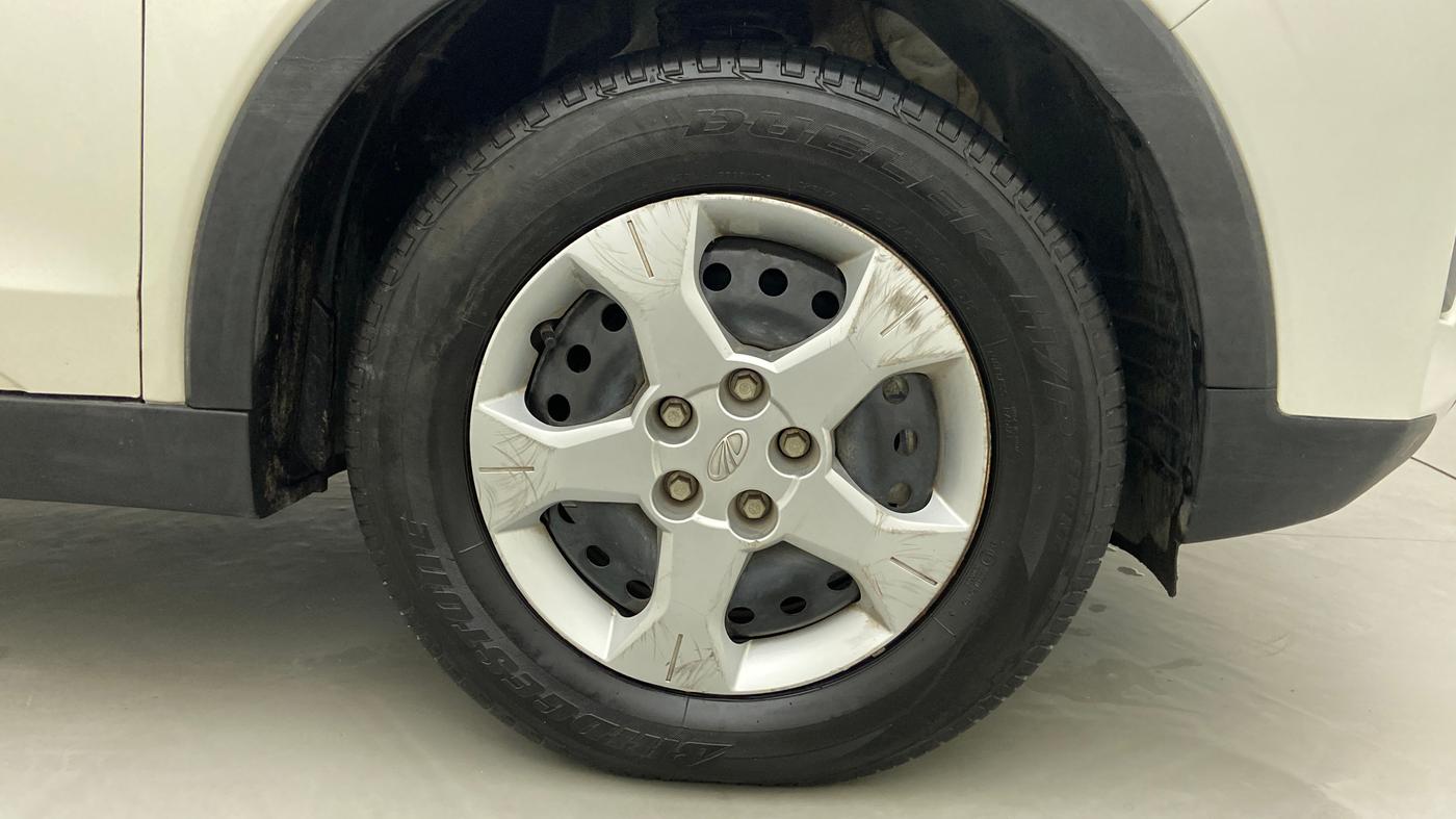 2022 Mahindra XUV300 1.2 W6 AT, Petrol, Automatic, 6,970 km, Right Front Wheel