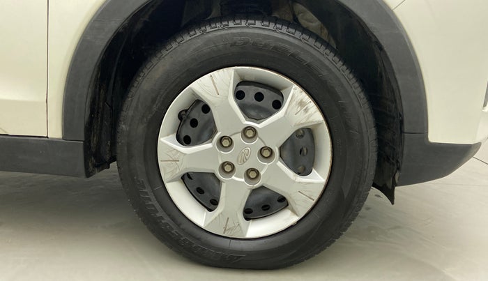2022 Mahindra XUV300 1.2 W6 AT, Petrol, Automatic, 6,970 km, Right Front Wheel