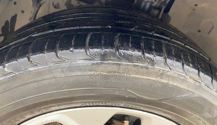 2016 Ford Figo Aspire TITANIUM 1.2 PETROL, Petrol, Manual, 59,046 km, Left Front Tyre Tread