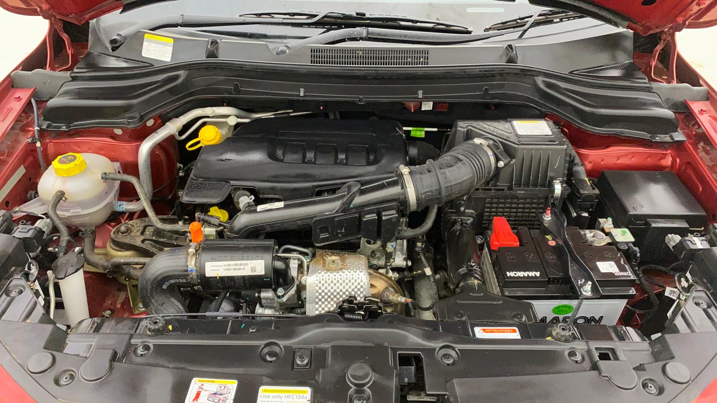 2025 Mahindra XUV 3XO REVX A 1.2 Petrol MT, Petrol, Manual, 4,378 km, Engine View