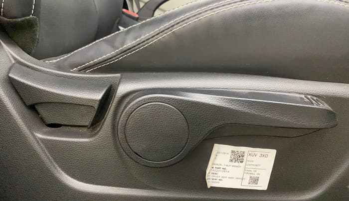 2025 Mahindra XUV 3XO REVX A 1.2 Petrol MT, Petrol, Manual, 4,378 km, Driver Side Adjustment Panel