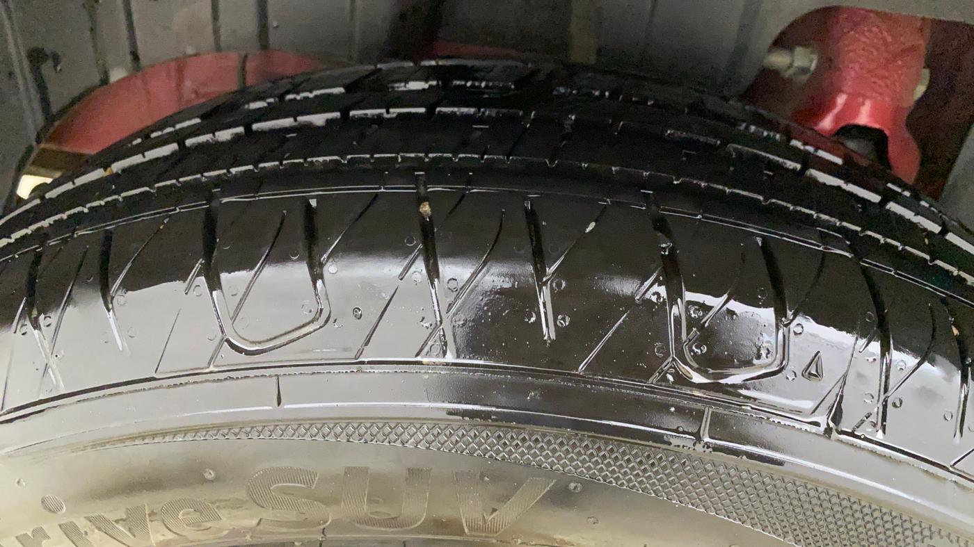 2025 Mahindra XUV 3XO REVX A 1.2 Petrol MT, Petrol, Manual, 4,378 km, Right Rear Tyre Tread