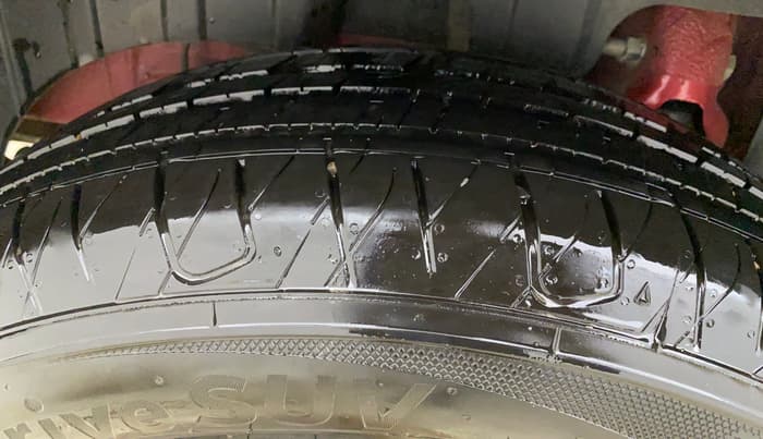 2025 Mahindra XUV 3XO REVX A 1.2 Petrol MT, Petrol, Manual, 4,378 km, Right Rear Tyre Tread