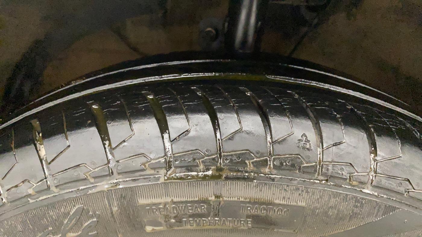 2021 Maruti Dzire VXI, Petrol, Manual, 22,840 km, Left Front Tyre Tread