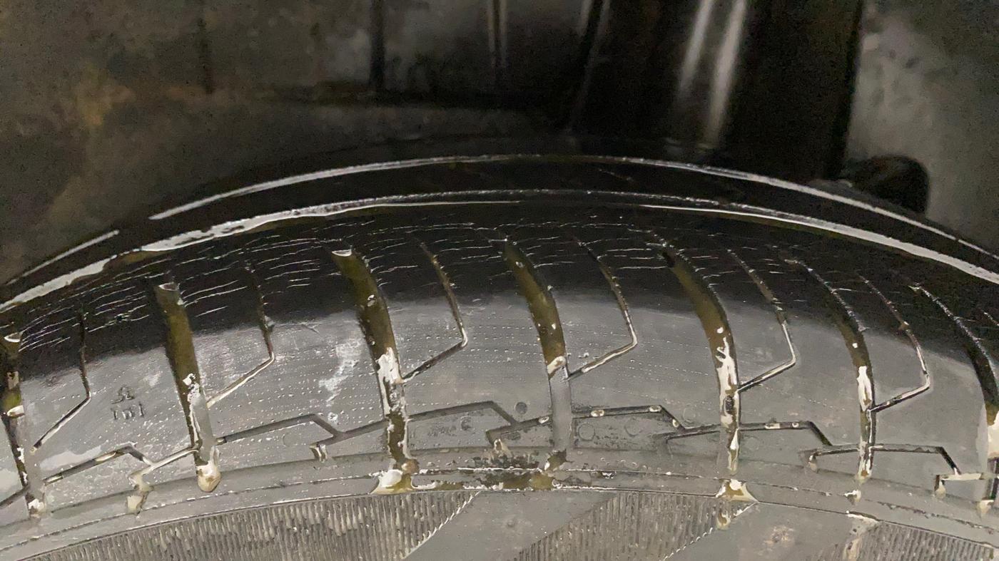 2021 Maruti Dzire VXI, Petrol, Manual, 22,840 km, Left Rear Tyre Tread