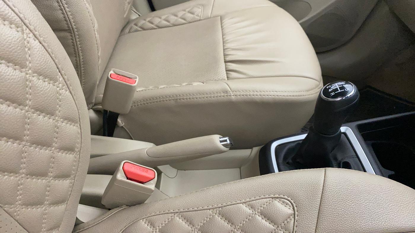 2021 Maruti Dzire VXI, Petrol, Manual, 22,840 km, Gear Lever