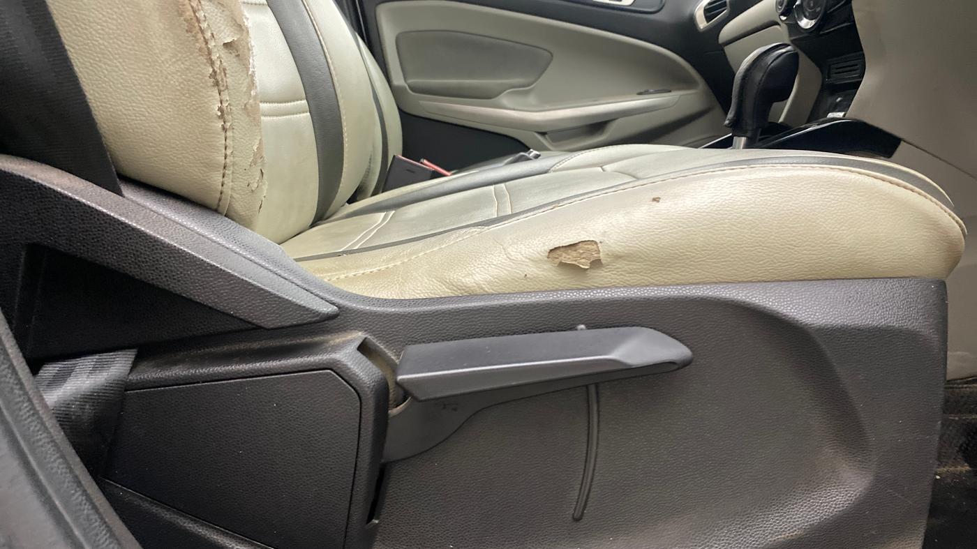 2014 Ford Ecosport TITANIUM 1.5L PETROL AT, Petrol, Automatic, 82,117 km, Driver Side Adjustment Panel