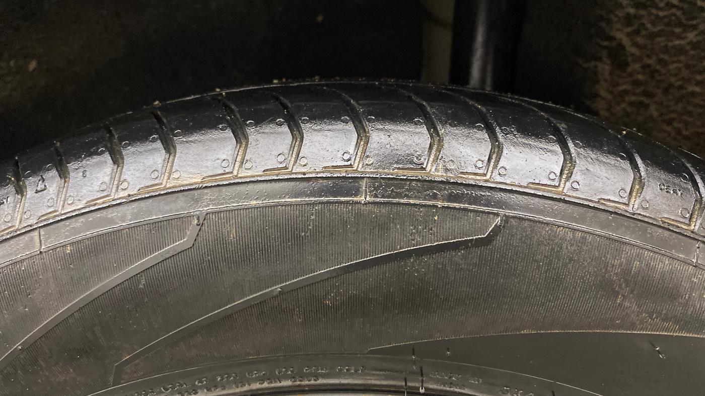 2014 Ford Ecosport TITANIUM 1.5L PETROL AT, Petrol, Automatic, 82,117 km, Left Rear Tyre Tread