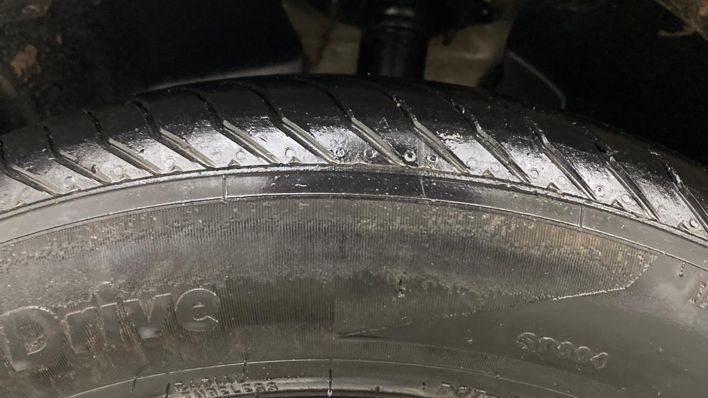 2014 Ford Ecosport TITANIUM 1.5L PETROL AT, Petrol, Automatic, 82,117 km, Left Front Tyre Tread