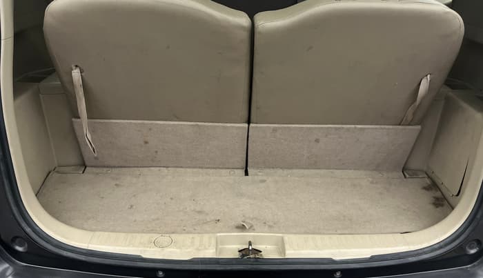 2015 Maruti Ertiga VXI, Petrol, Manual, 1,00,674 km, Boot Inside