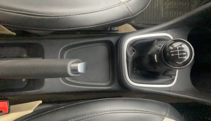 2015 Volkswagen Polo HIGHLINE1.2L, Petrol, Manual, 36,832 km, Gear Lever